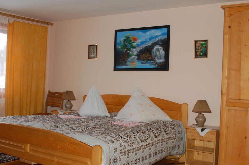Smerekova Hata Hotel Kőrösmező Szoba fotó